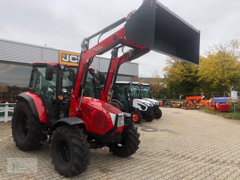 Traktor des Typs McCormick X4.080, Neumaschine in Bad Kötzting (Bild 1)