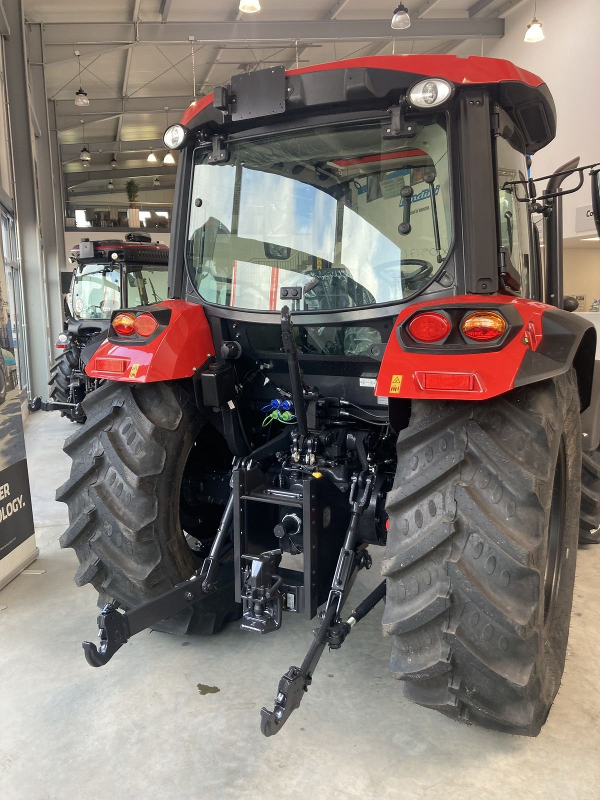 Traktor of the type McCormick X4.080, Neumaschine in Oberweidelham (Picture 10)