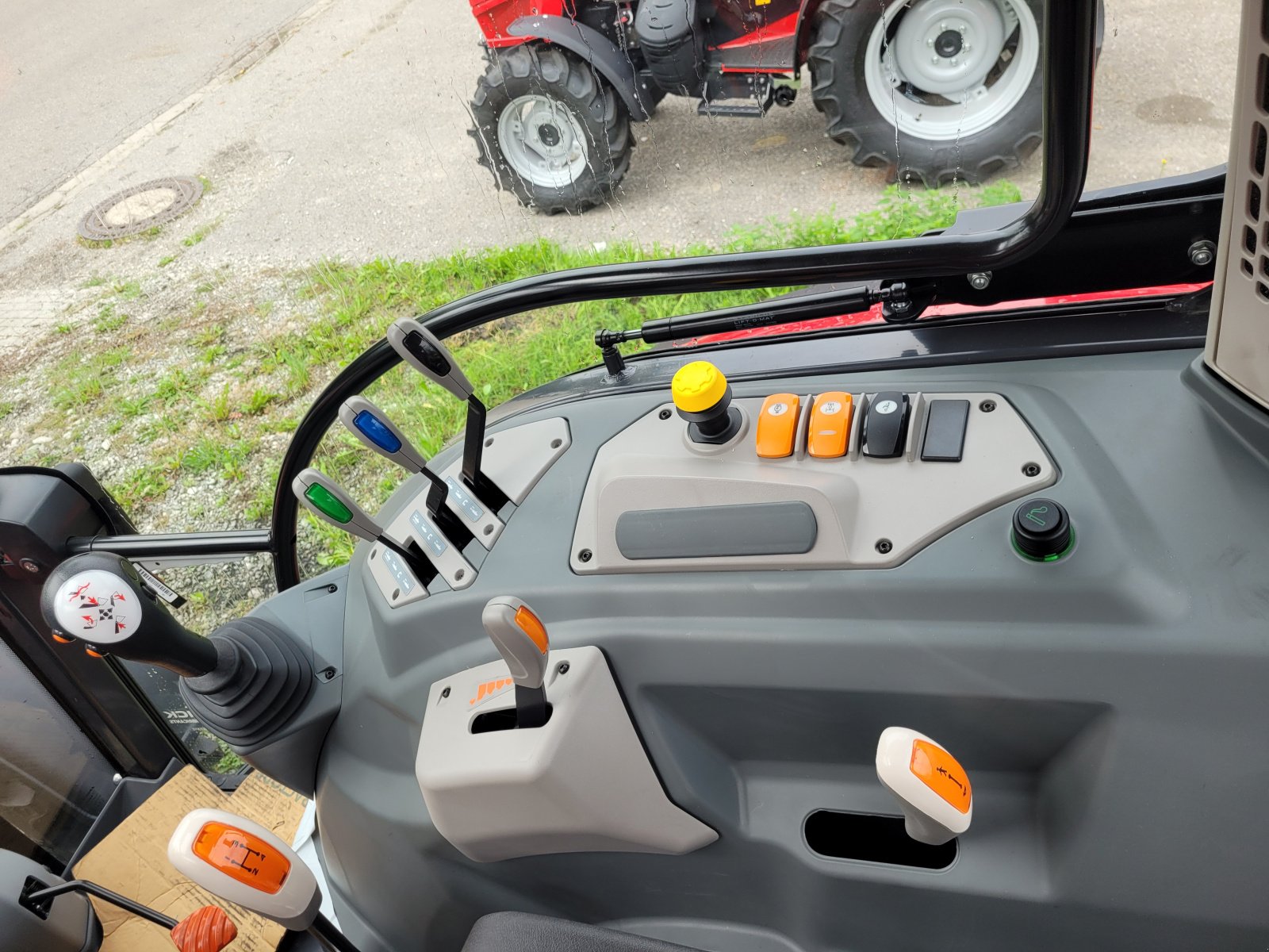 Traktor типа McCormick X4.080, Gebrauchtmaschine в Schwindegg (Фотография 4)