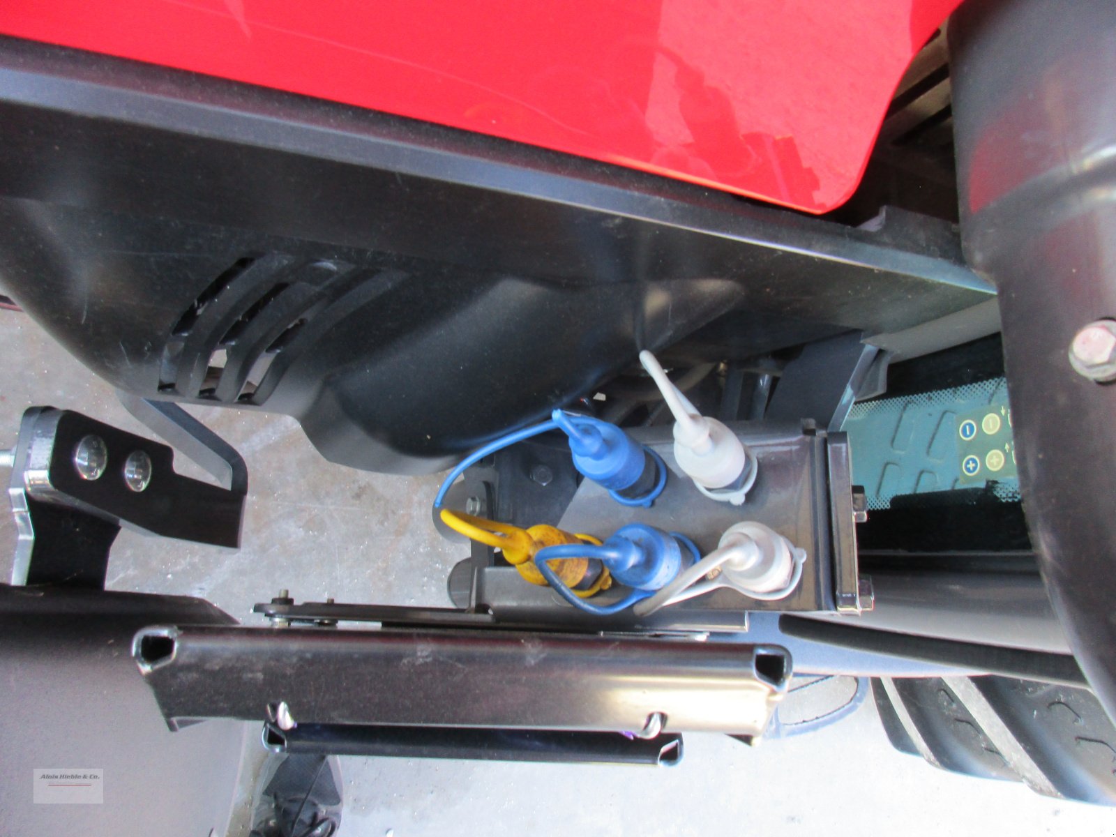 Traktor of the type McCormick X4.70 N, Neumaschine in Tapfheim (Picture 5)