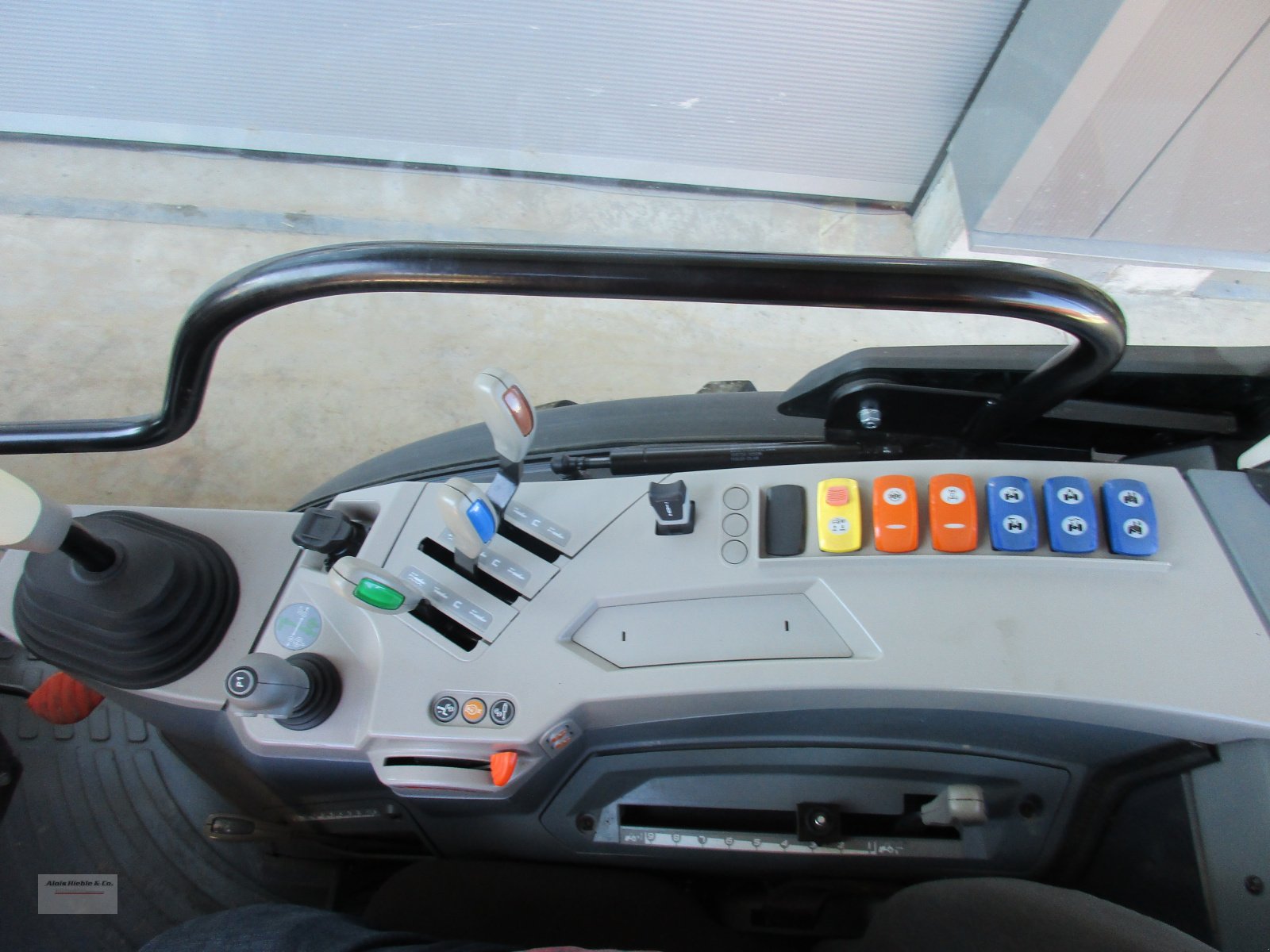 Traktor of the type McCormick X4.70 N, Neumaschine in Tapfheim (Picture 7)