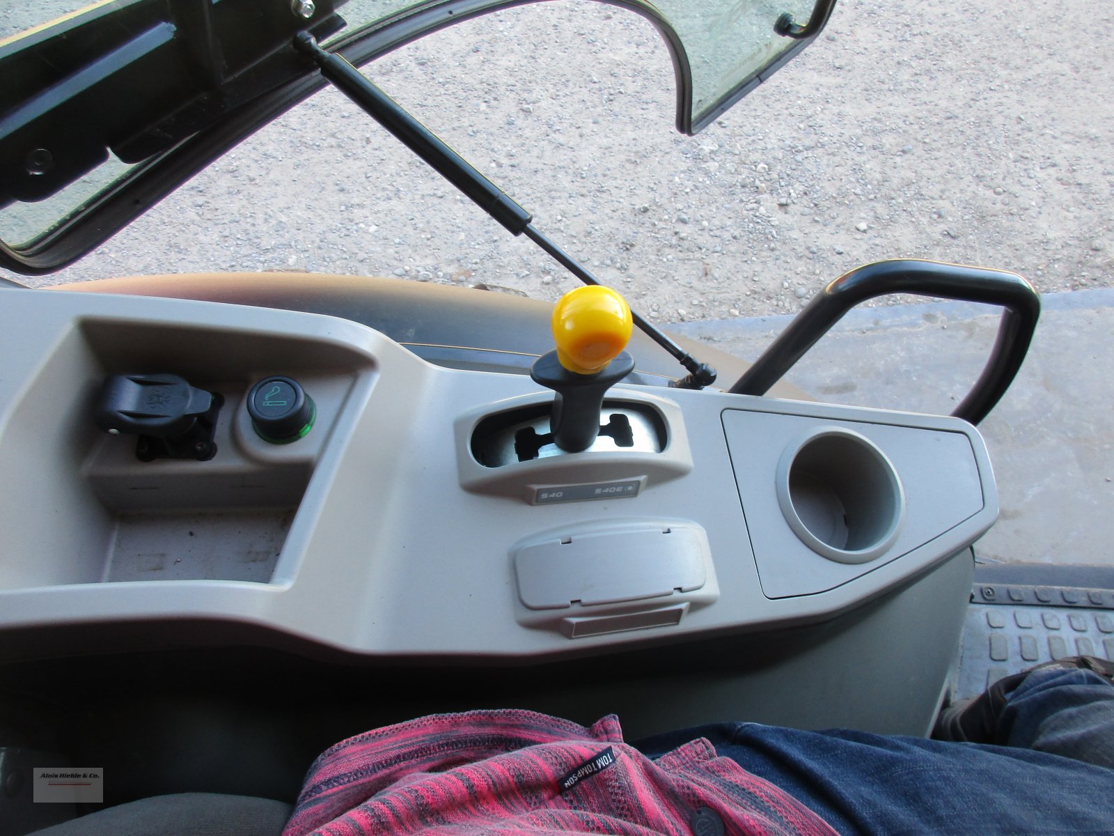 Traktor of the type McCormick X4.70 N, Neumaschine in Tapfheim (Picture 8)