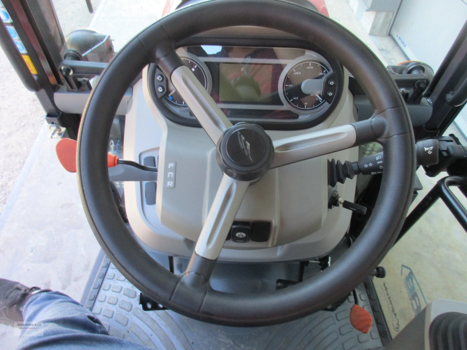 Traktor of the type McCormick X4.70 N, Neumaschine in Tapfheim (Picture 9)