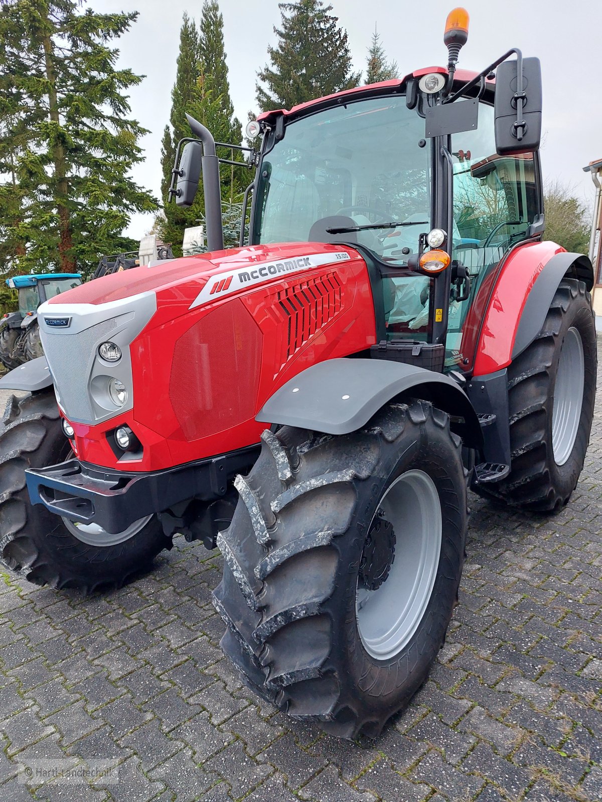 Traktor des Typs McCormick X5.100, Neumaschine in Ortenburg (Bild 1)