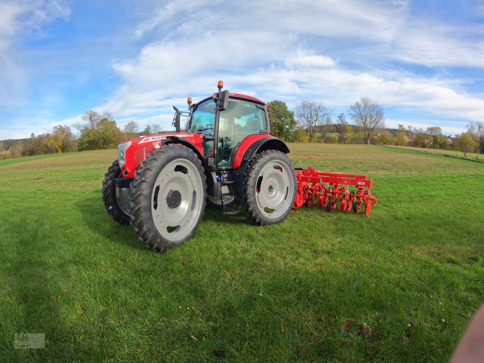 Traktor of the type McCormick X5.110-HC, Neumaschine in Aresing (Picture 2)