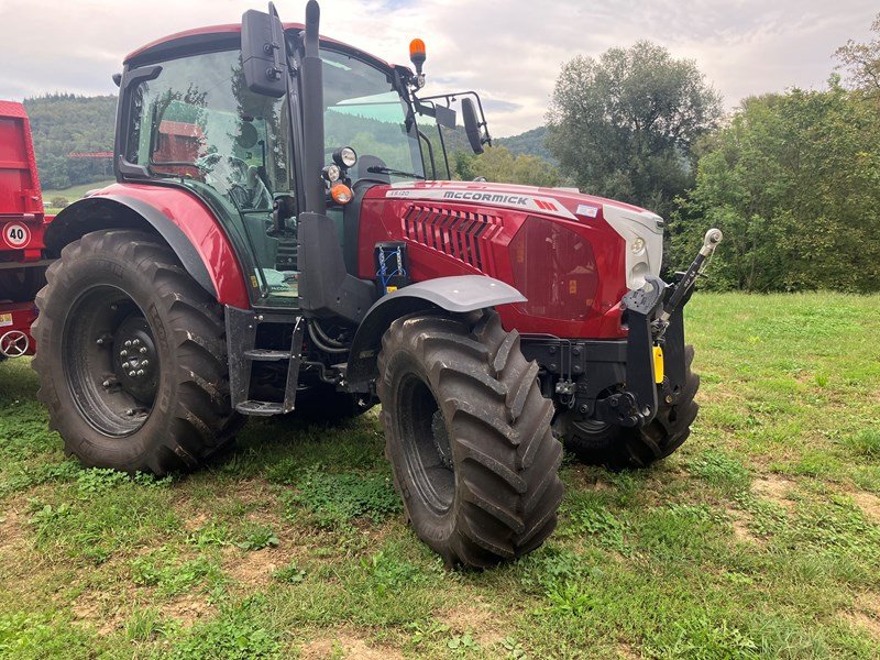 Traktor des Typs McCormick X5.120, Ausstellungsmaschine in Bubendorf (Bild 1)