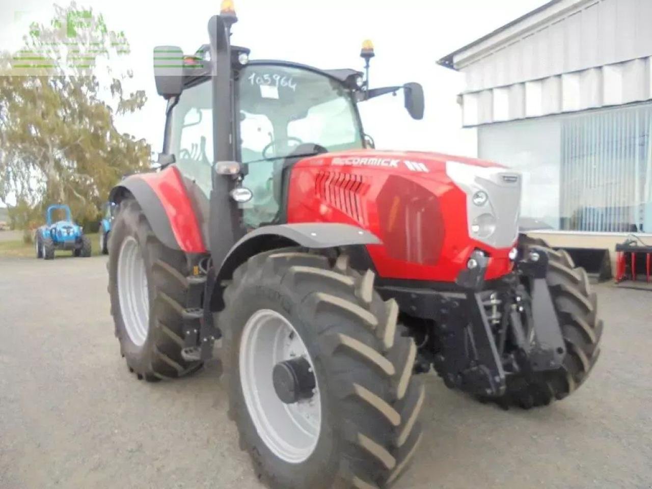 Traktor du type McCormick x6-415m, Gebrauchtmaschine en Authon (Photo 2)