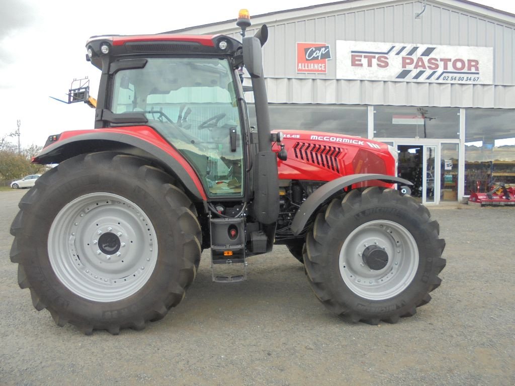 Traktor des Typs McCormick X6-415M, Gebrauchtmaschine in AUTHON (Bild 1)