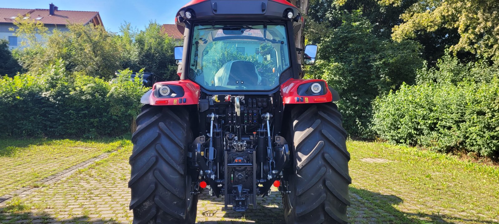 Traktor des Typs McCormick X6.413, Neumaschine in Schwindegg (Bild 5)