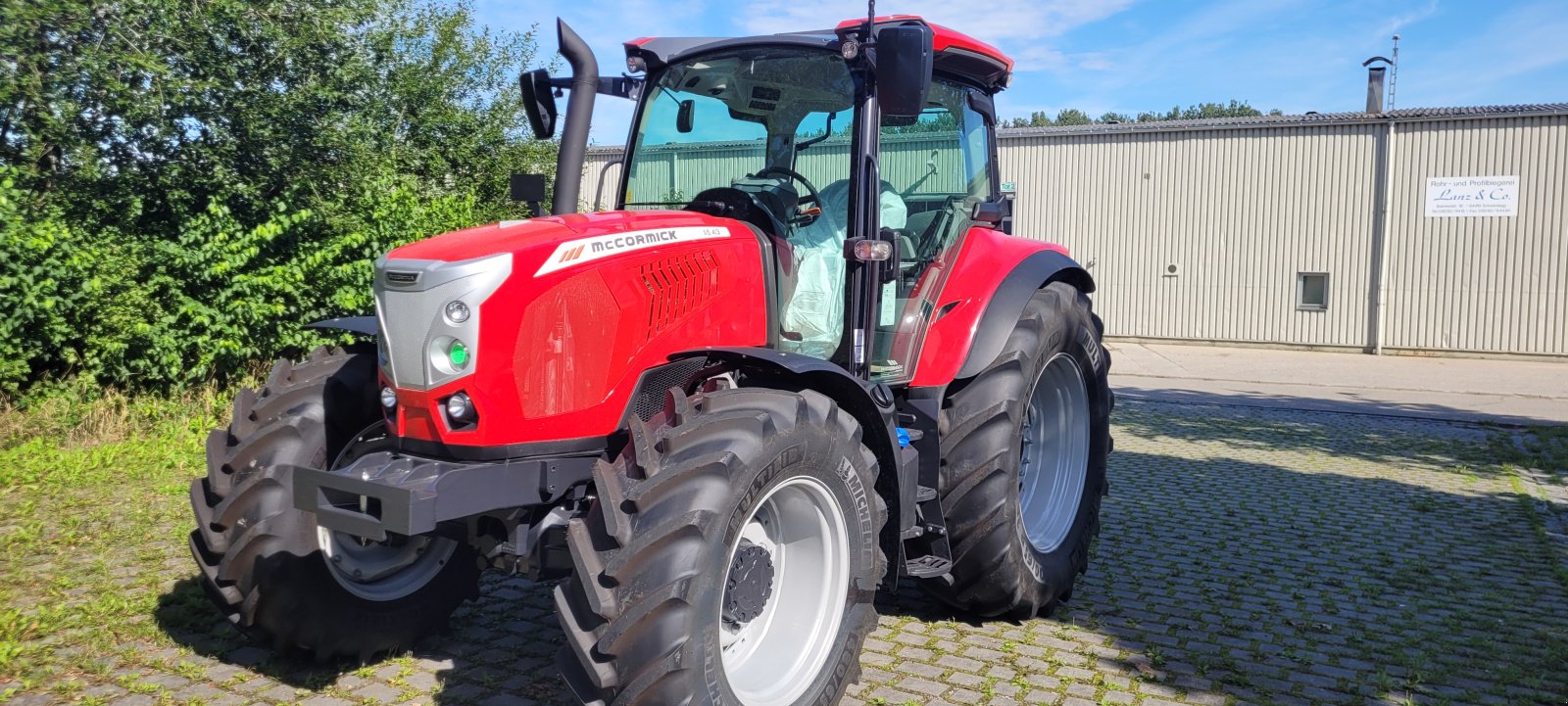 Traktor des Typs McCormick X6.413, Neumaschine in Schwindegg (Bild 8)