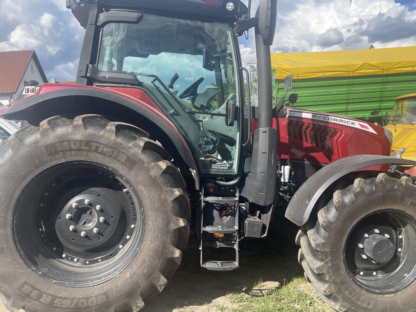 Traktor des Typs McCormick X6.414, Neumaschine in Nittenau (Bild 3)