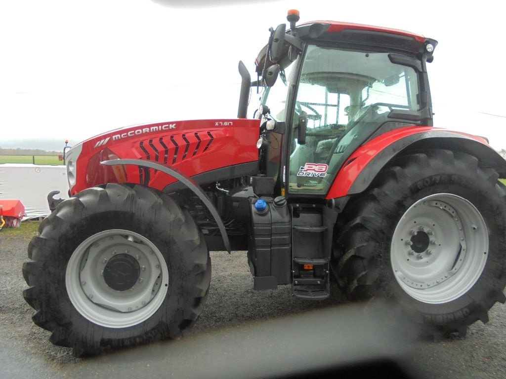 Traktor of the type McCormick X7-617M, Gebrauchtmaschine in AUTHON (Picture 5)