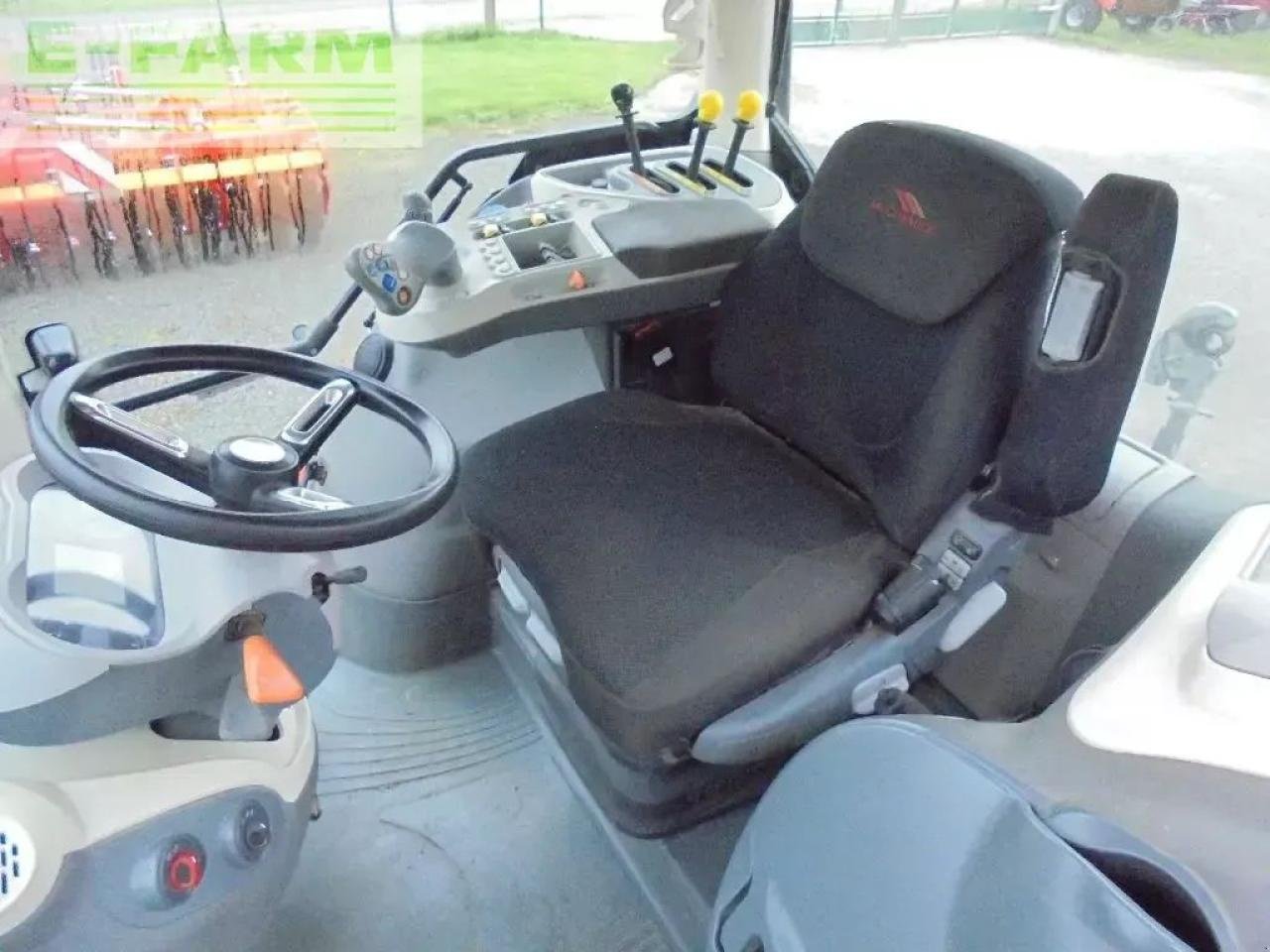 Traktor van het type McCormick x7-650m, Gebrauchtmaschine in Authon (Foto 8)