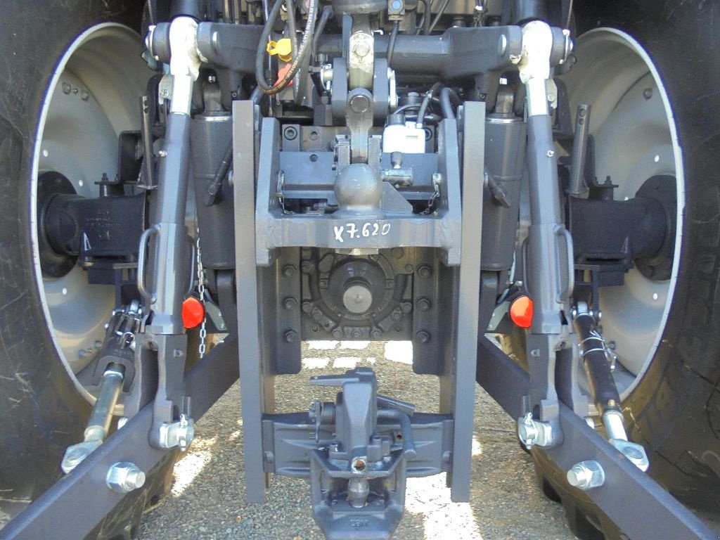 Traktor des Typs McCormick X7-660M, Gebrauchtmaschine in AUTHON (Bild 9)