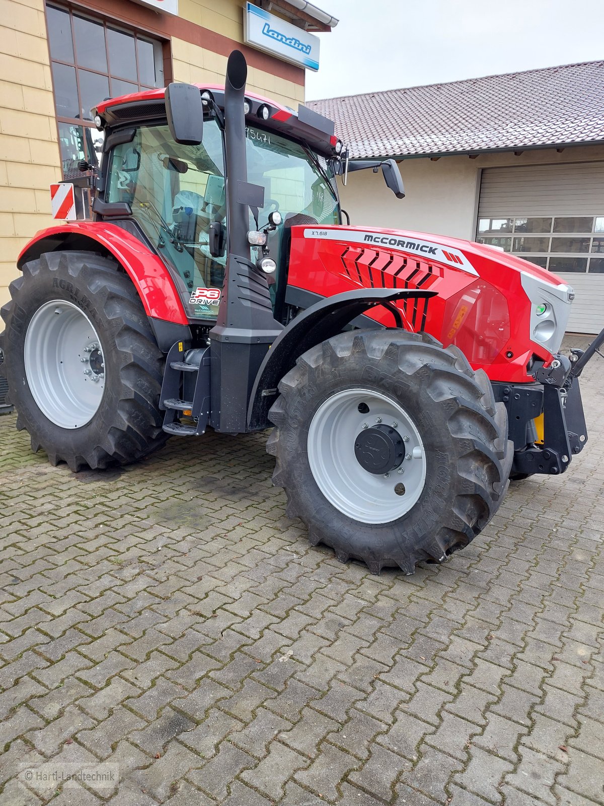 Traktor des Typs McCormick X7.618, Neumaschine in Ortenburg (Bild 3)
