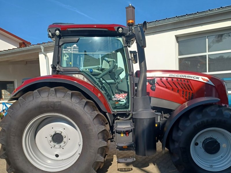Traktor des Typs McCormick X7.624, Neumaschine in Au/Hallertau (Bild 1)