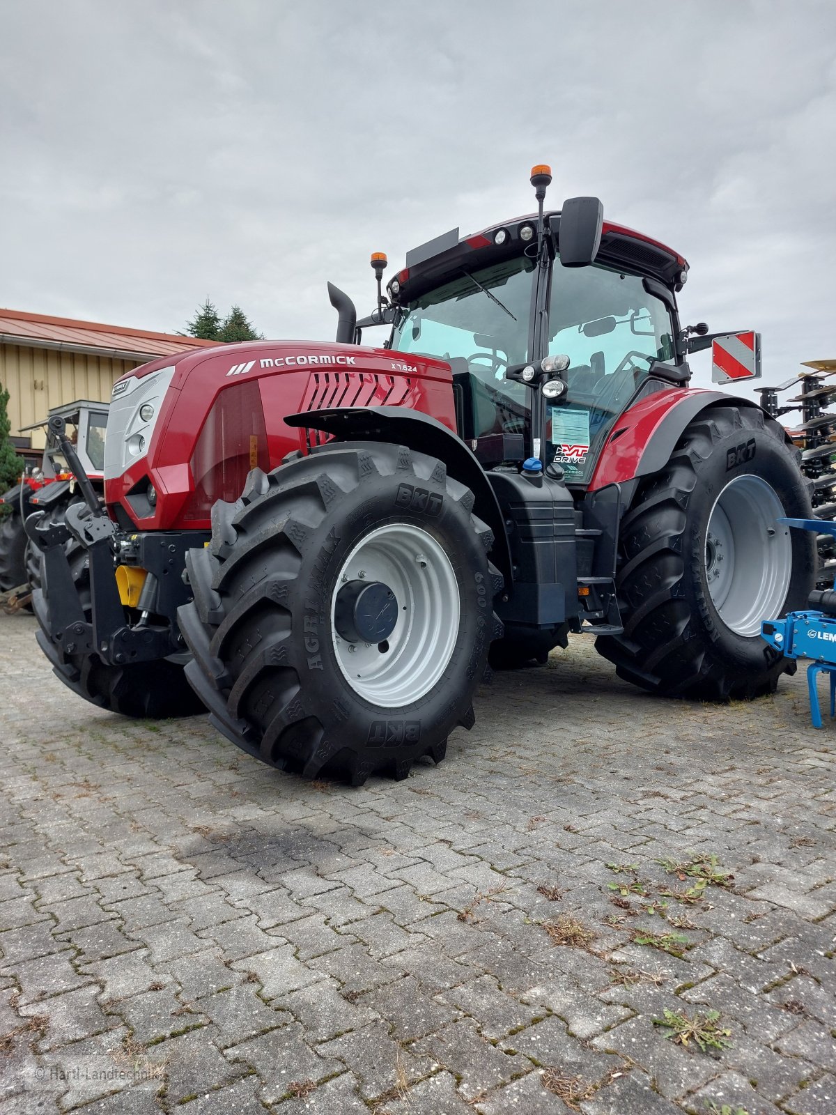 Traktor des Typs McCormick X7.624, Neumaschine in Ortenburg (Bild 2)