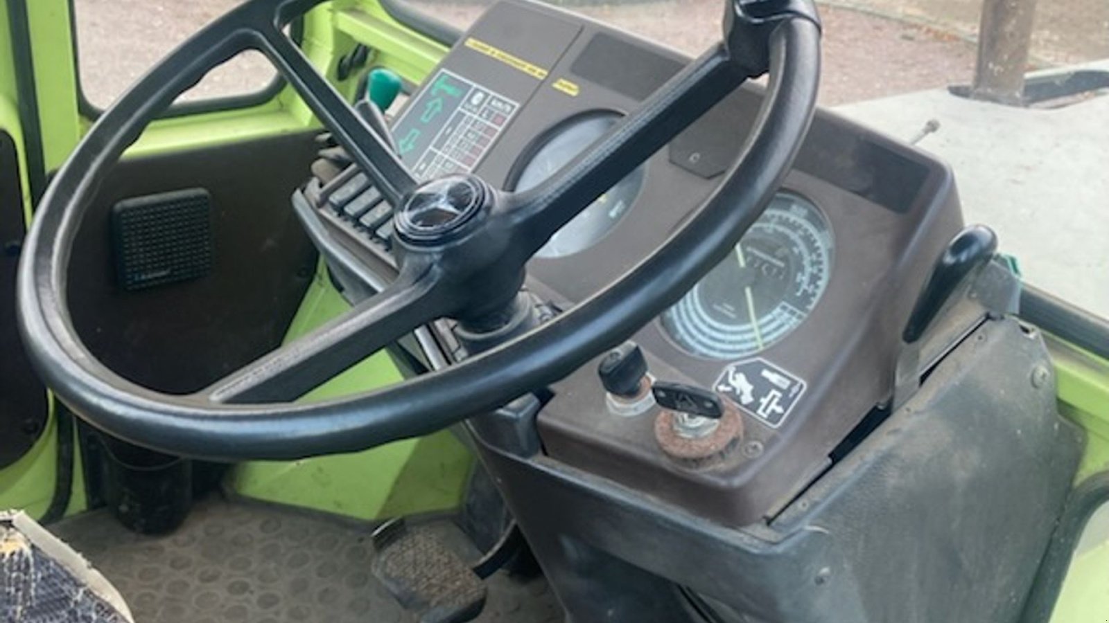 Traktor типа Mercedes-Benz 1000 EN EJER, FRONTLIFT, Gebrauchtmaschine в Dronninglund (Фотография 7)