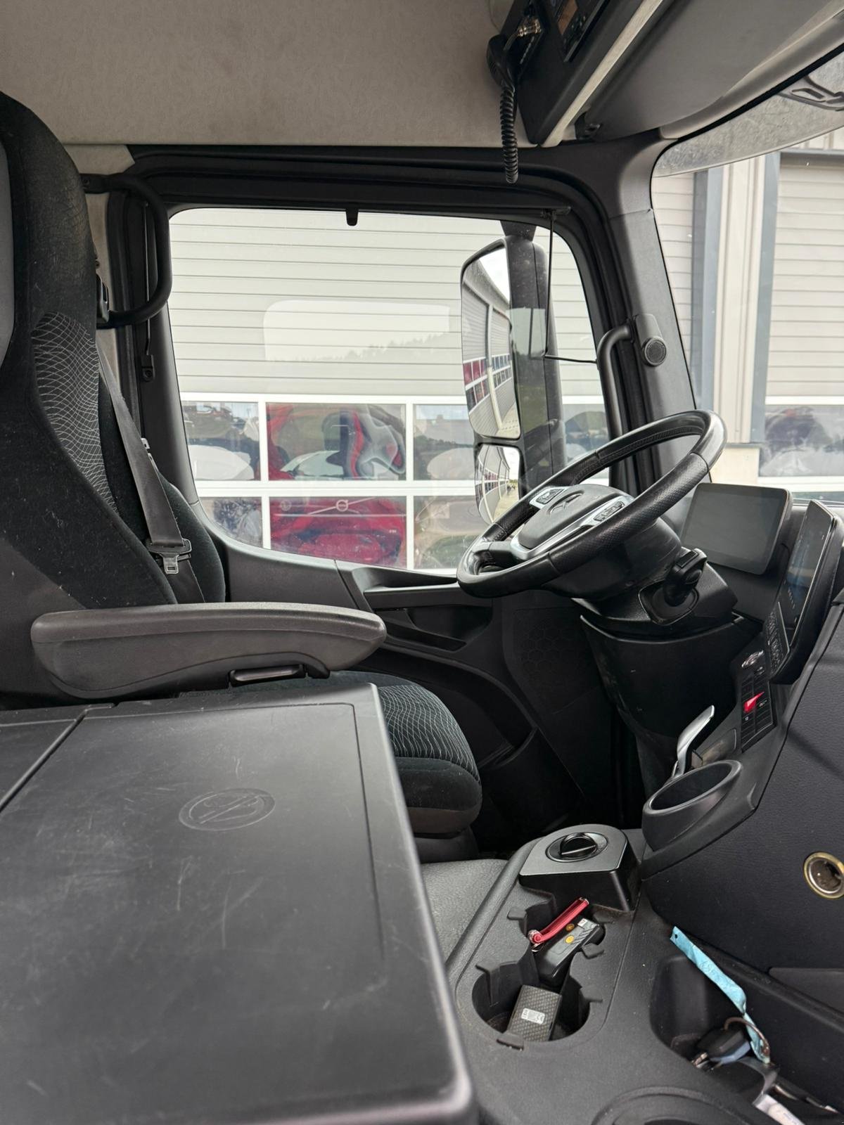 Traktor du type Mercedes-Benz 1851 Agrotruck, Gebrauchtmaschine en Burglengenfeld (Photo 3)