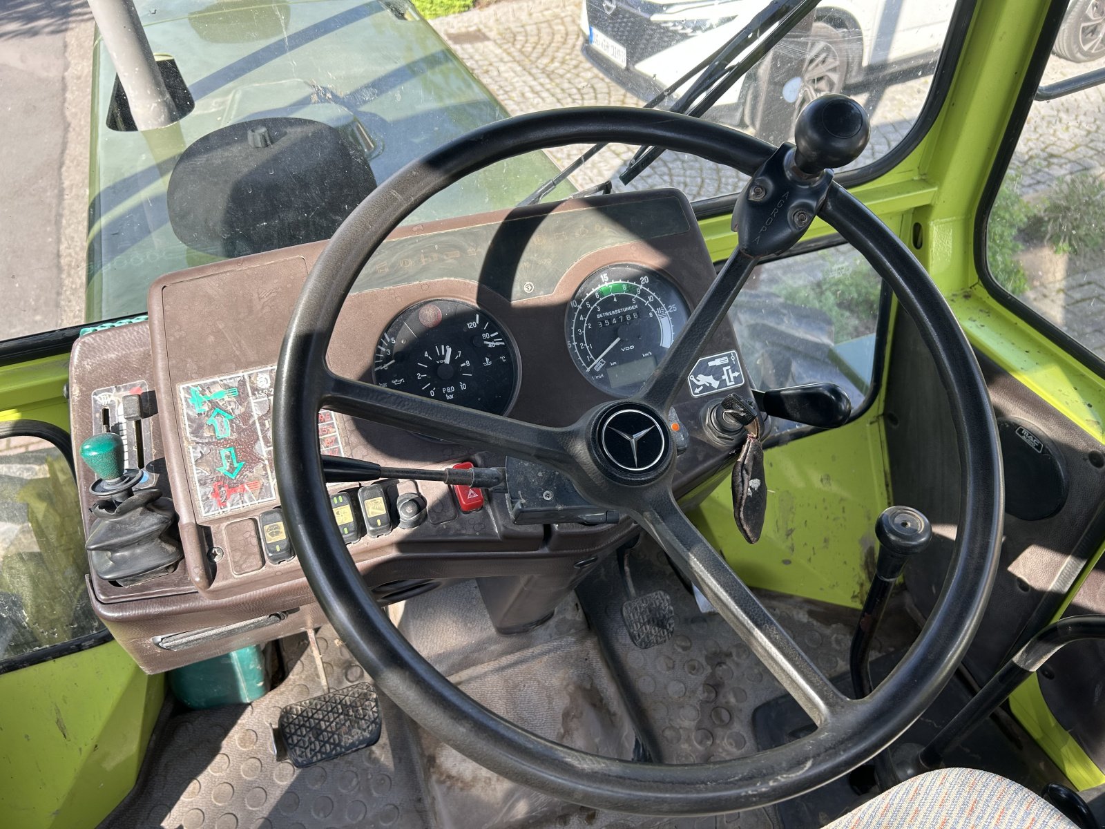 Traktor des Typs Mercedes-Benz MB-Trac 1000, Gebrauchtmaschine in Sasbach (Bild 2)