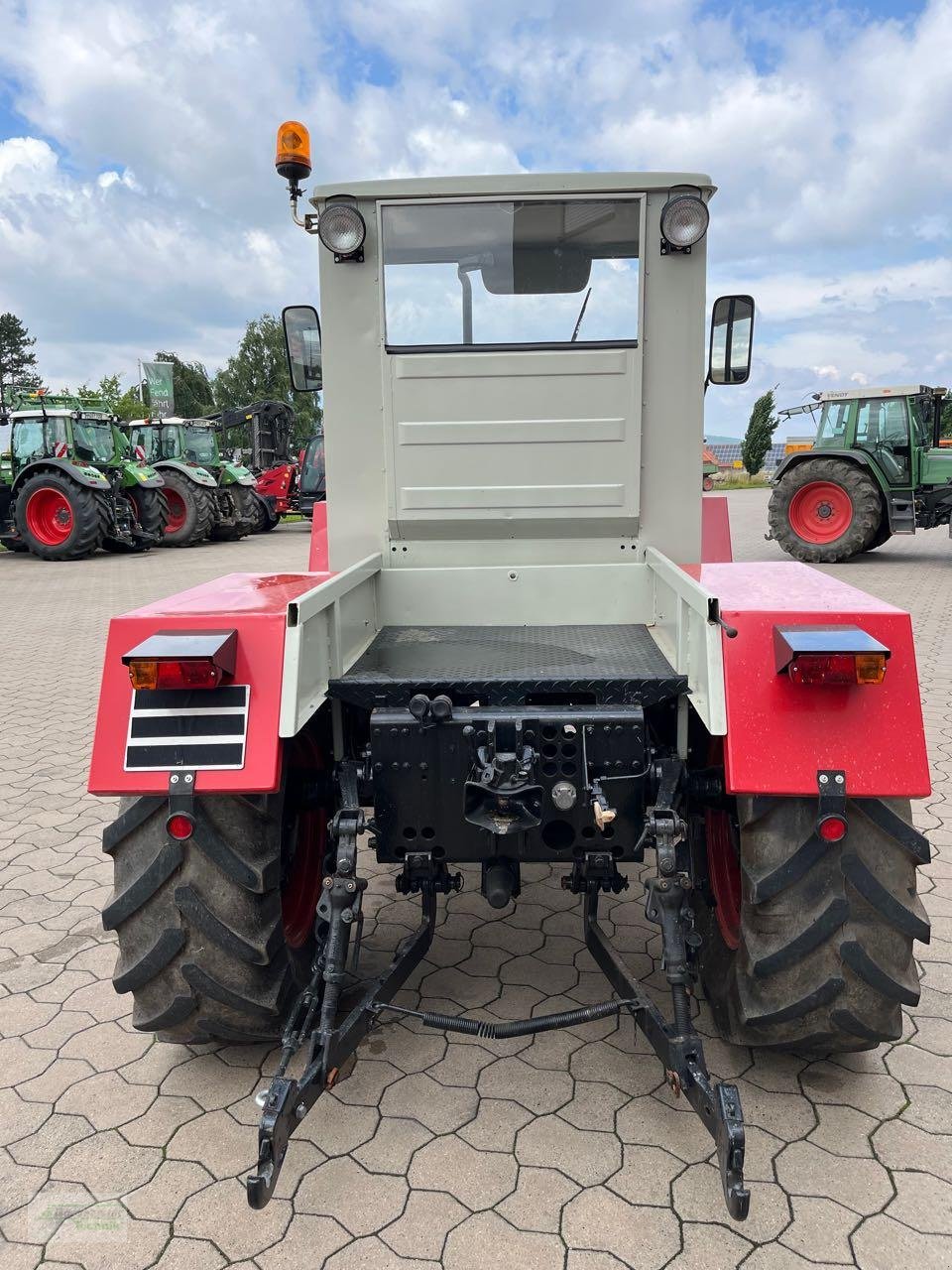 Traktor des Typs Mercedes-Benz MB trac 800, Gebrauchtmaschine in Coppenbruegge (Bild 5)