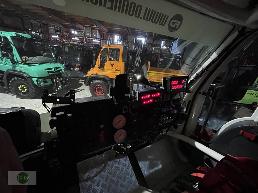 Traktor от тип Mercedes-Benz Ralley Unimog U400, for Classic Dakar 2026, Gebrauchtmaschine в Hinterschmiding (Снимка 9)