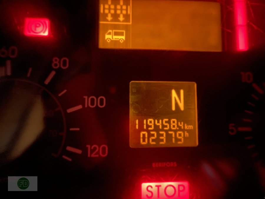 Traktor от тип Mercedes-Benz Ralley Unimog U400, for Classic Dakar 2026, Gebrauchtmaschine в Hinterschmiding (Снимка 12)