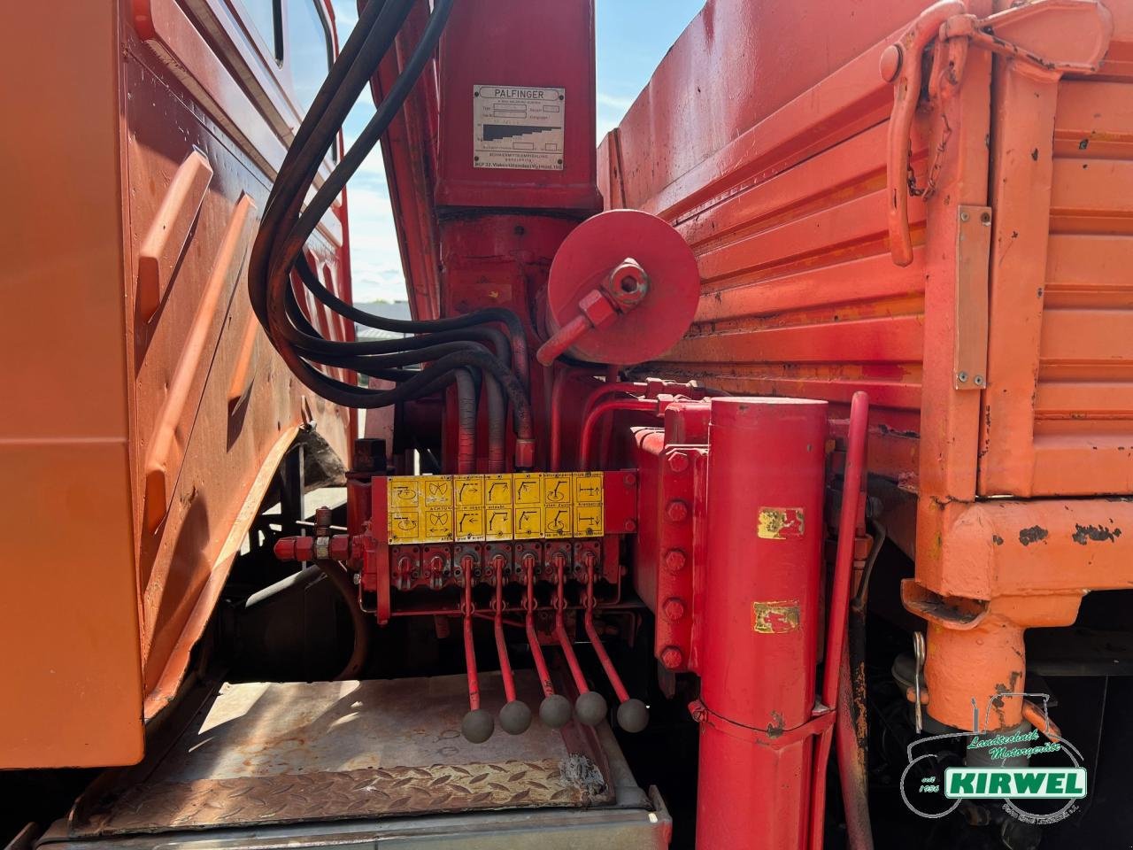 Traktor des Typs Mercedes-Benz Unimog 1500, Gebrauchtmaschine in Blankenheim (Bild 9)