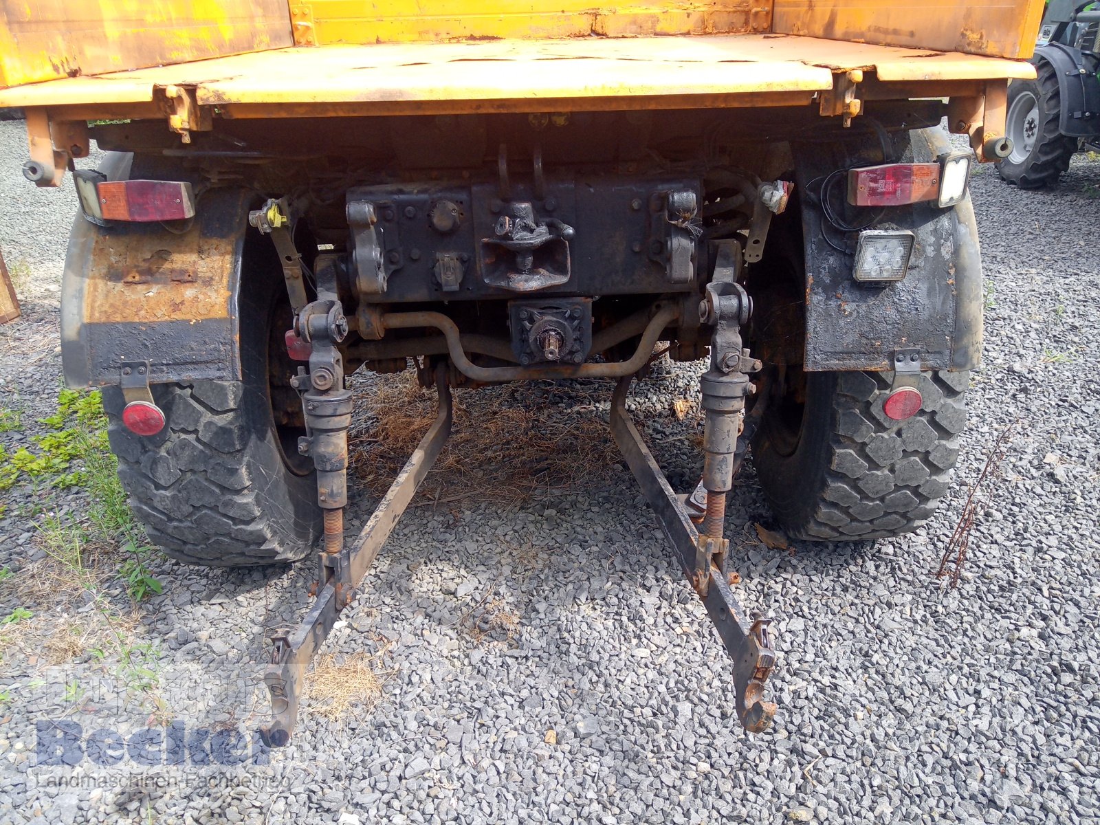 Traktor des Typs Mercedes-Benz Unimog 1600, Gebrauchtmaschine in Weimar-Niederwalgern (Bild 5)