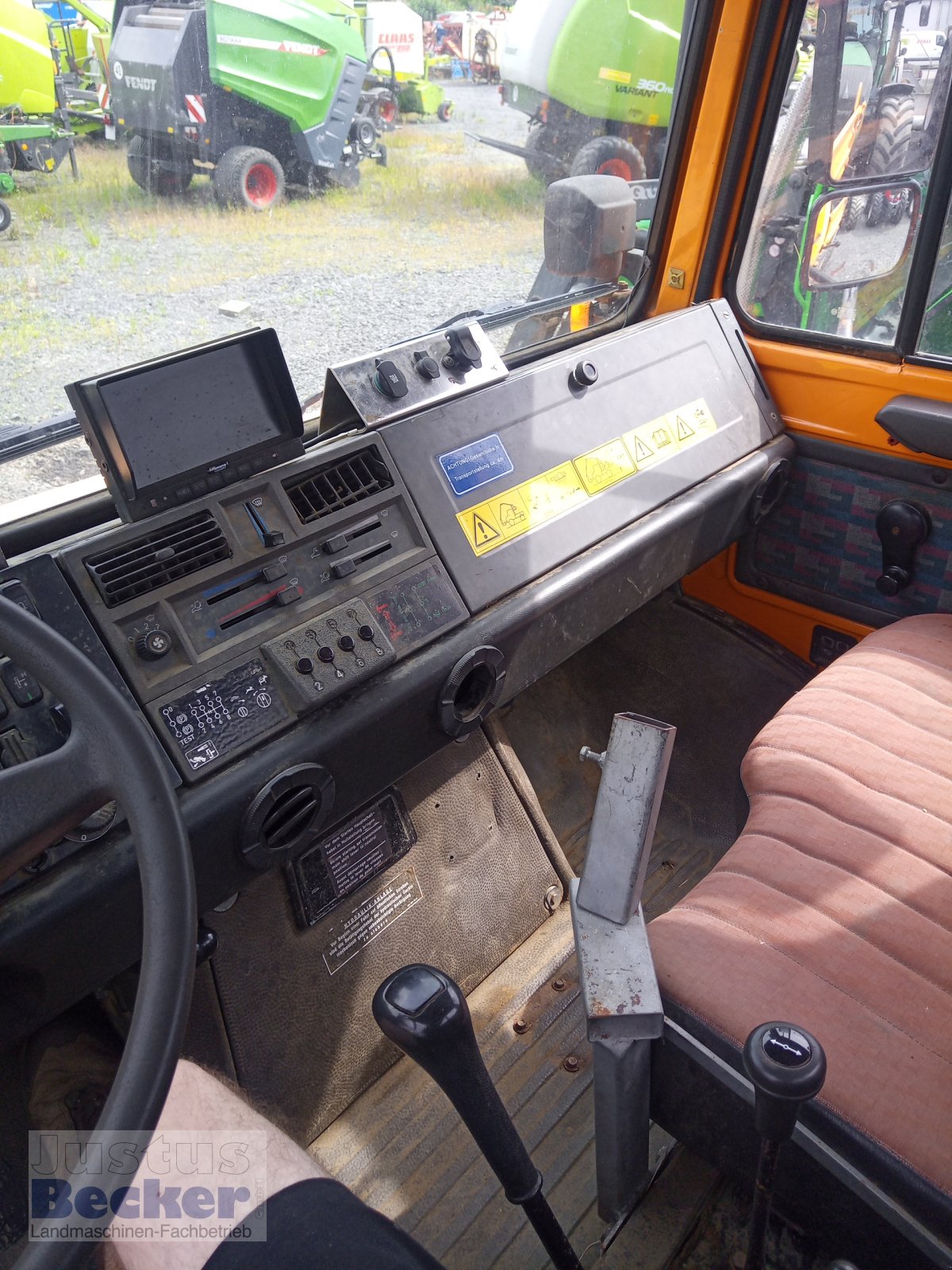 Traktor des Typs Mercedes-Benz Unimog 1600, Gebrauchtmaschine in Weimar-Niederwalgern (Bild 7)