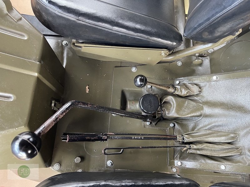 Traktor des Typs Mercedes-Benz Unimog 404 Doka Cabrio, 5 Sitzplätze, mit Pkw Führerschein, Gebrauchtmaschine in Hinterschmiding (Bild 11)