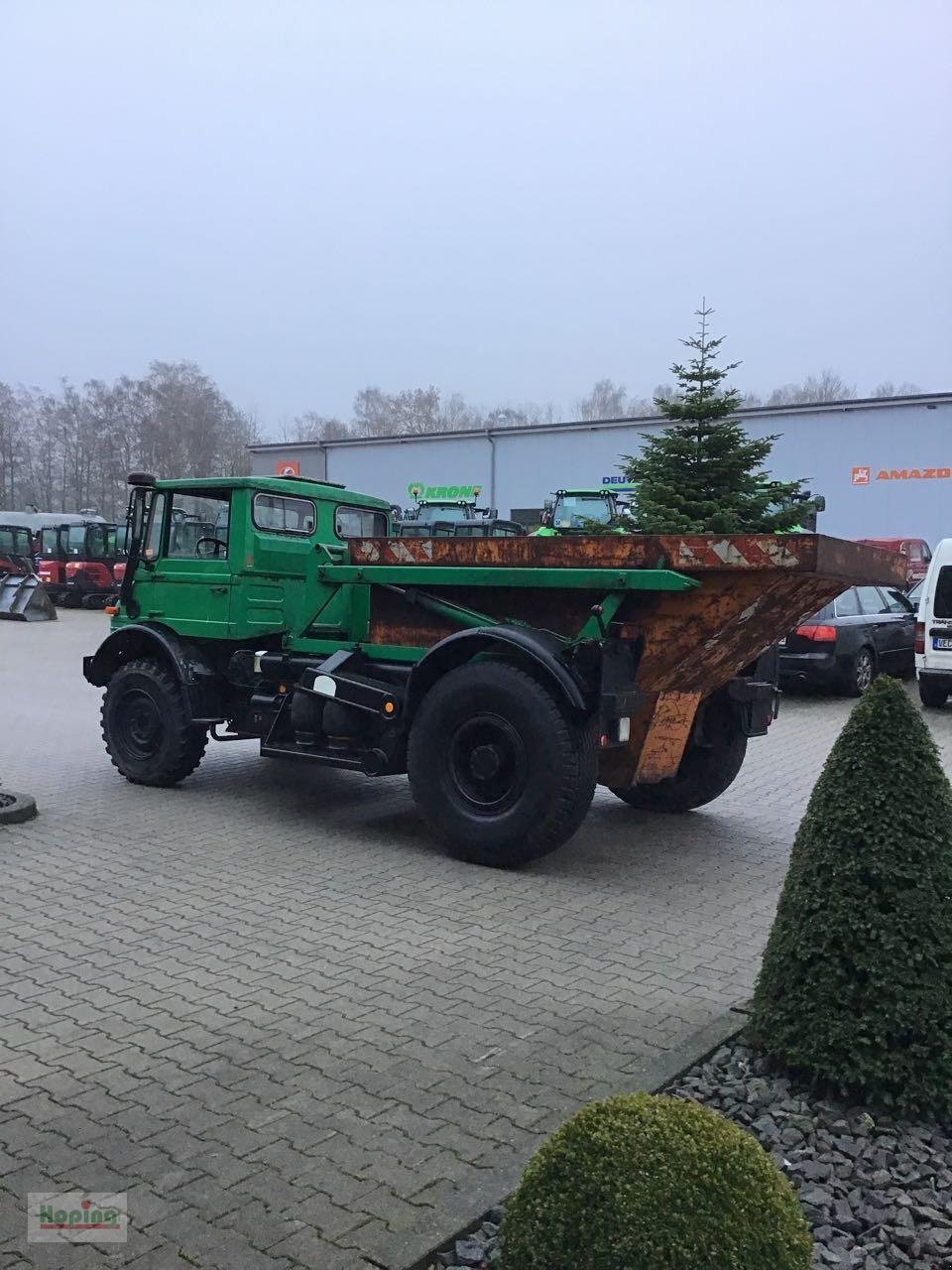 Traktor of the type Mercedes-Benz Unimog FCA F 8,5, Gebrauchtmaschine in Bakum (Picture 5)