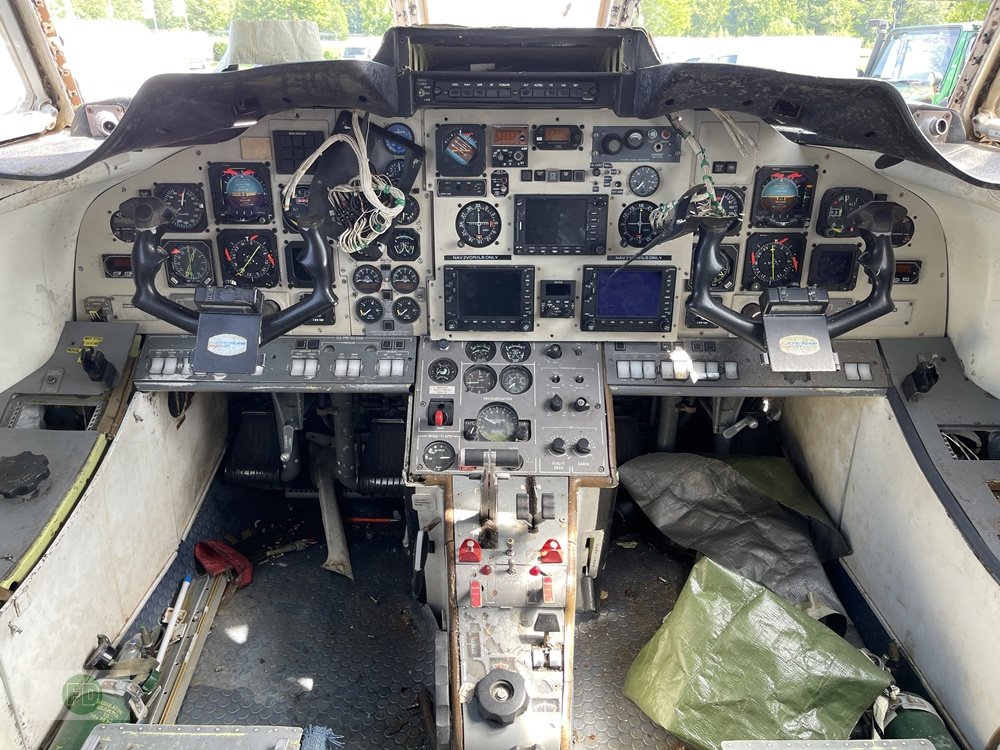 Traktor Türe ait Mercedes-Benz Unimog , Jetstream 3200, echtes Flugzeug für Deko , Blickfang, Gebrauchtmaschine içinde Hinterschmiding (resim 18)