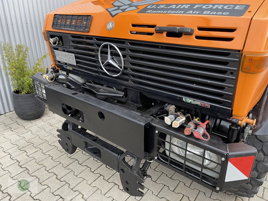 Traktor des Typs Mercedes-Benz Unimog U1250 , Ideal für Kranaufbau, Gebrauchtmaschine in Hinterschmiding (Bild 9)