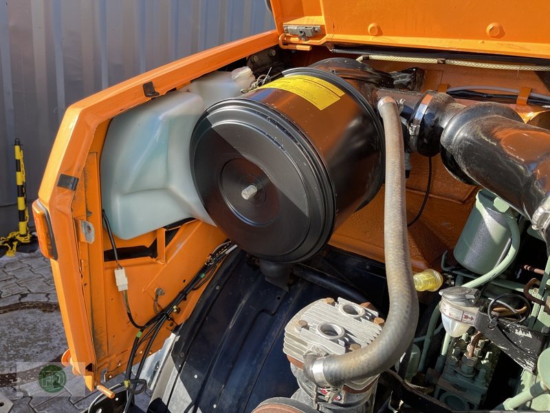 Traktor of the type Mercedes-Benz Unimog U1450 mit großen Kran sowie Kranseilwinde aus 1.Hand, Gebrauchtmaschine in Hinterschmiding (Picture 17)