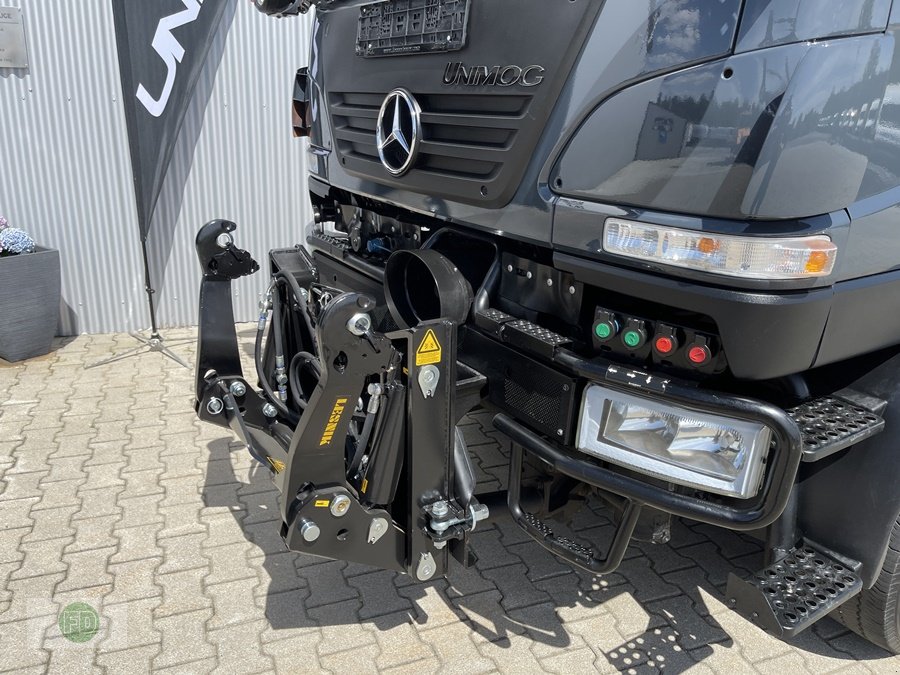 Traktor a típus Mercedes-Benz Unimog U20, Bestzustand, Lof Zulassung , Option mit Kran, Gebrauchtmaschine ekkor: Hinterschmiding (Kép 25)