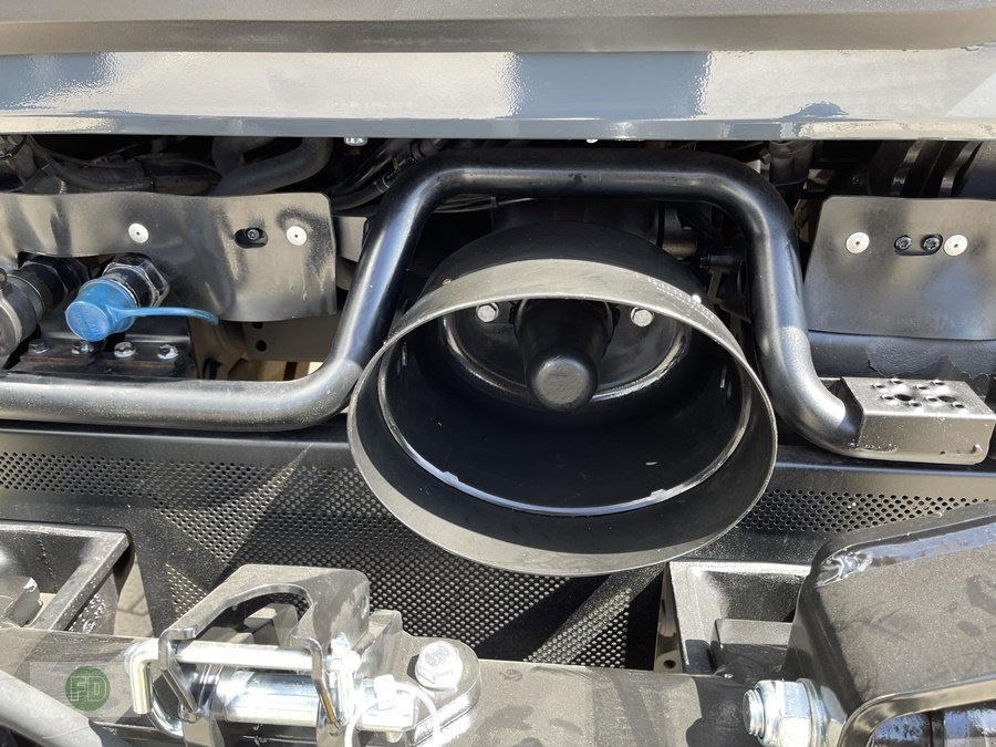 Traktor des Typs Mercedes-Benz Unimog U20 mit Zapfwelle, LOF Zulassung, Rarität, 1a Zustand, Gebrauchtmaschine in Hinterschmiding (Bild 11)