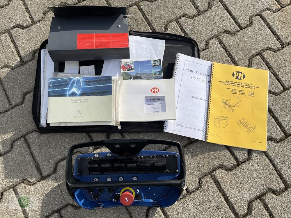 Traktor типа Mercedes-Benz Unimog U300 mit Kran zum Absatteln, Funk, Multitalent , Österreich Typenschein, Gebrauchtmaschine в Hinterschmiding (Фотография 9)