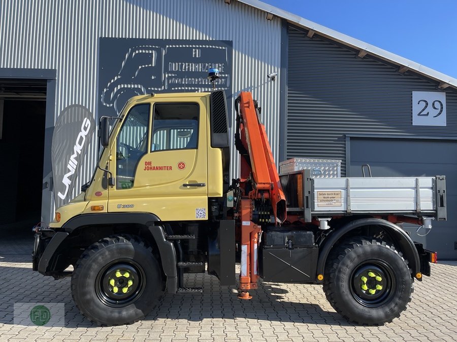 Traktor typu Mercedes-Benz Unimog U300 mit Mega Kran, Gebrauchtmaschine v Hinterschmiding (Obrázek 13)