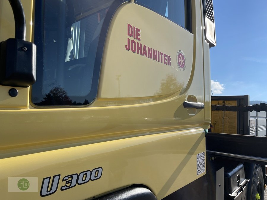 Traktor des Typs Mercedes-Benz Unimog U300 mit Palfinger Mega Kran , nur 7500 kg , 1.Hand , 1a Zustand, Gebrauchtmaschine in Hinterschmiding (Bild 5)