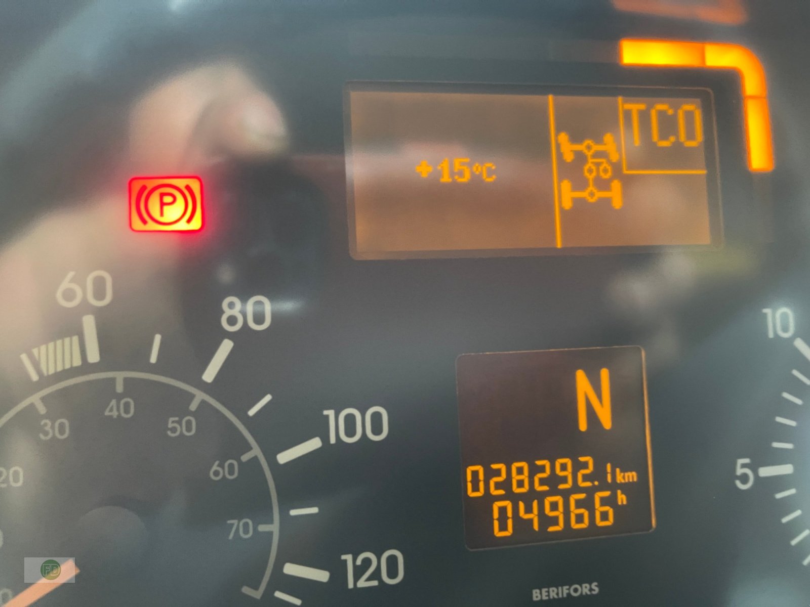 Traktor des Typs Mercedes-Benz Unimog U300 mit Palfinger Mega Kran , nur 7500 kg , 1.Hand , 1a Zustand, Gebrauchtmaschine in Hinterschmiding (Bild 18)