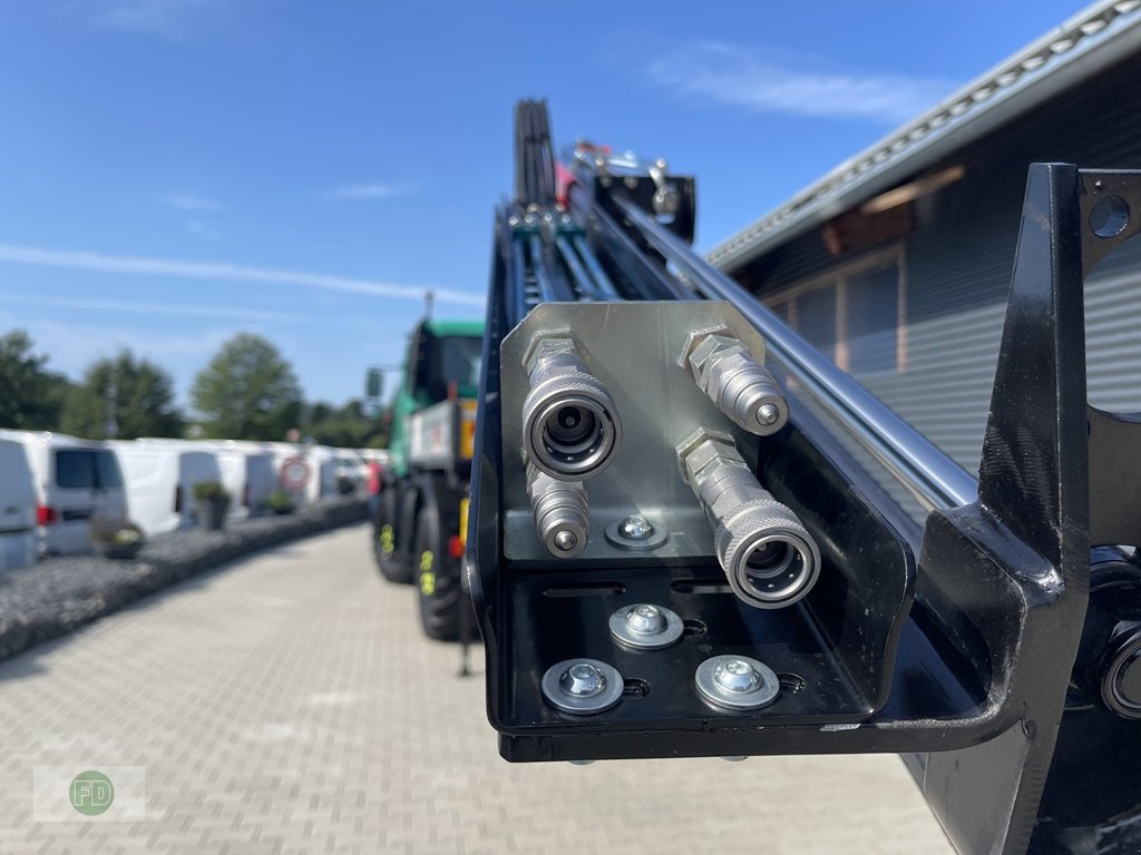 Traktor от тип Mercedes-Benz Unimog U318 mit Ladekran, Greifer, Ez. 2014 , Traumzustand , Finanzierung mgl., Gebrauchtmaschine в Hinterschmiding (Снимка 13)