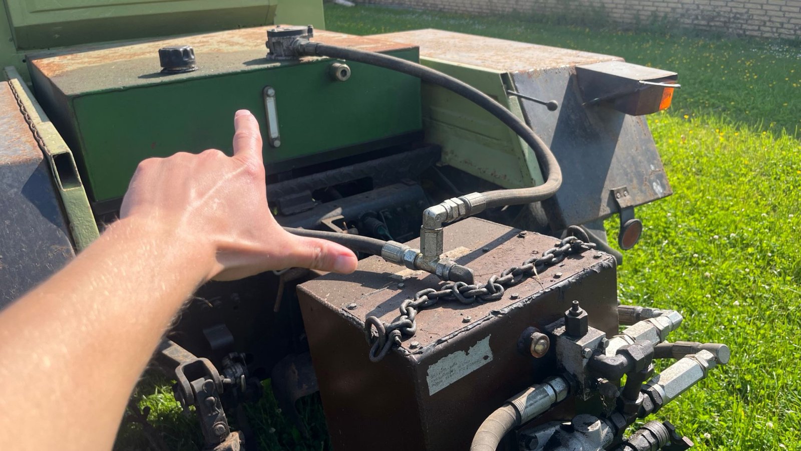 Traktor of the type Mercedes MB TRAC 800 Hydralik station og tank bagpå afmonteres, Gebrauchtmaschine in Vejle (Picture 3)