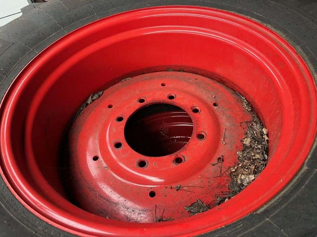 Traktor des Typs Michelin 540/65- r 28 / 650/65- r 38, Gebrauchtmaschine in Hapert (Bild 4)