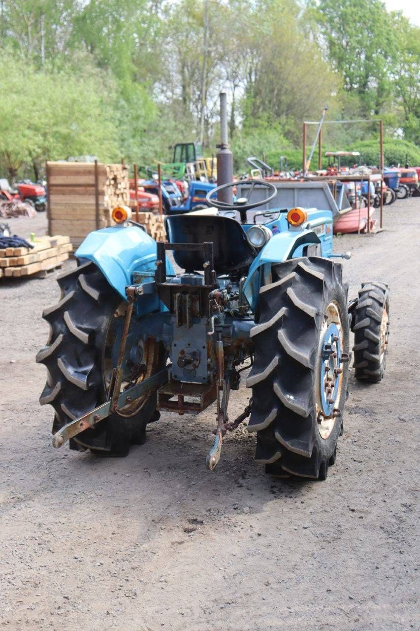 Traktor от тип Mitsubishi D2600FD, Gebrauchtmaschine в Antwerpen (Снимка 7)