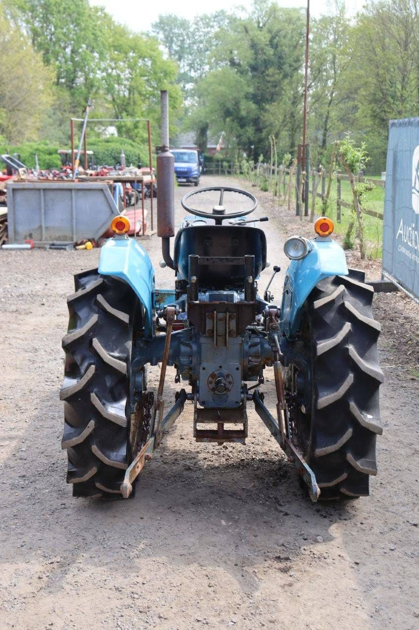 Traktor от тип Mitsubishi D2600FD, Gebrauchtmaschine в Antwerpen (Снимка 5)