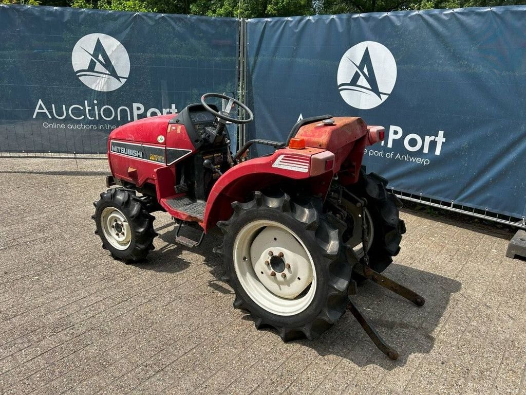 Traktor типа Mitsubishi MT165, Gebrauchtmaschine в Antwerpen (Фотография 2)