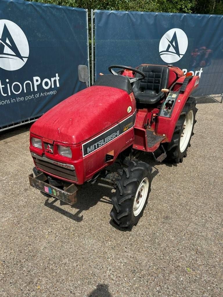 Traktor типа Mitsubishi MT165, Gebrauchtmaschine в Antwerpen (Фотография 11)