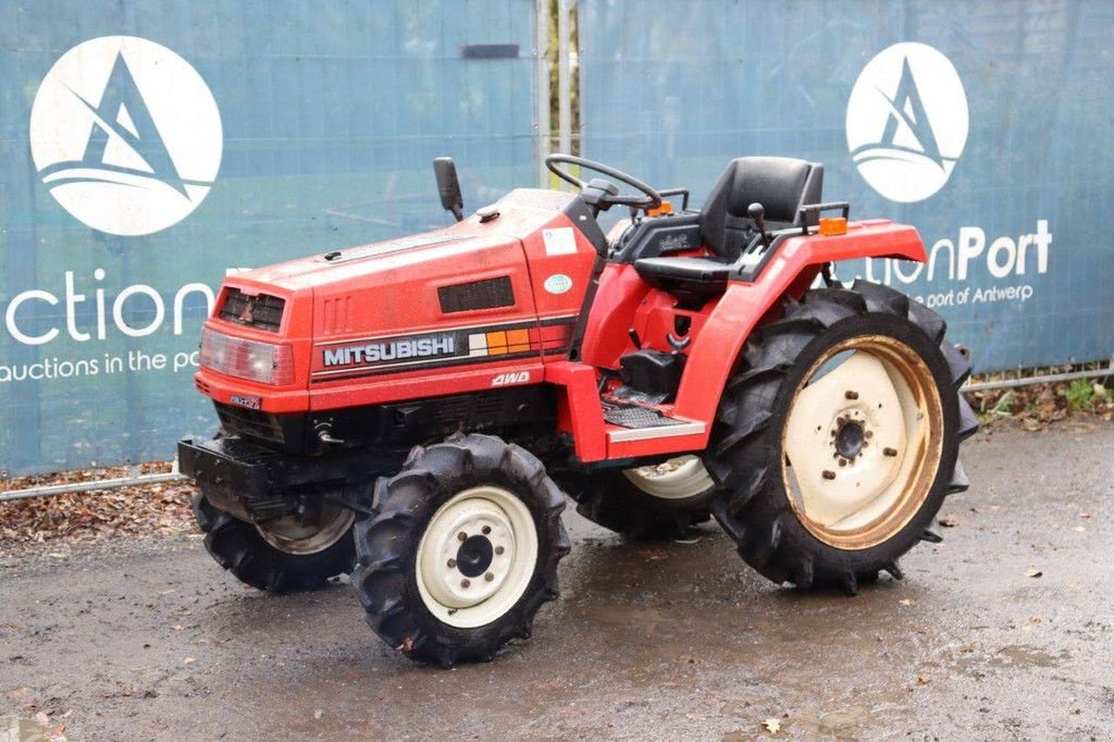 Traktor типа Mitsubishi MT20D, Gebrauchtmaschine в Antwerpen (Фотография 10)