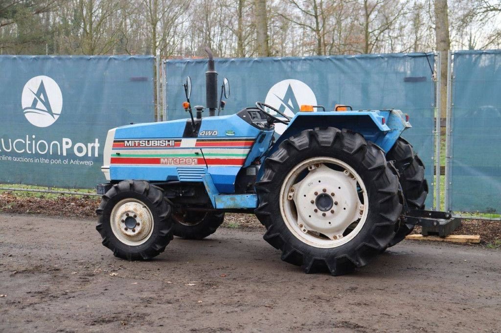 Traktor типа Mitsubishi MT3201, Gebrauchtmaschine в Antwerpen (Фотография 3)